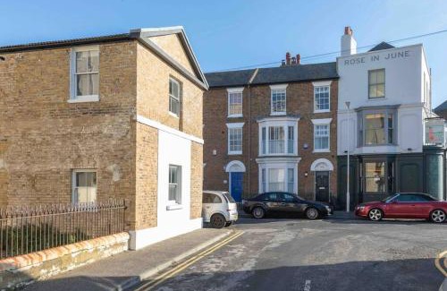 Margate Apartment | SEA BREEZE APARTMENT