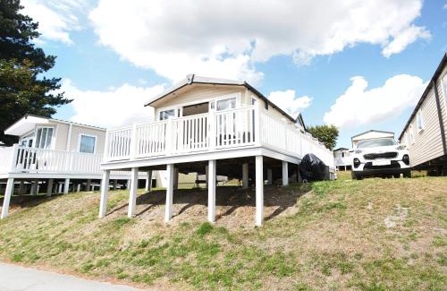 Hamworthy Resort | Sea Breeze Cabin