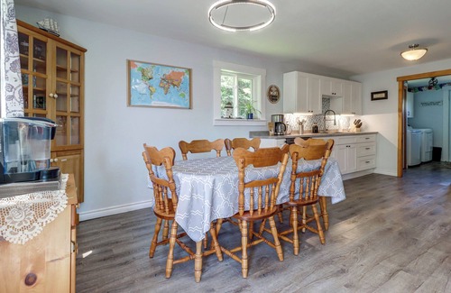 Bay View Cottage | Sea Breeze- Cave View Cottages- Year Round Vacation Rental.