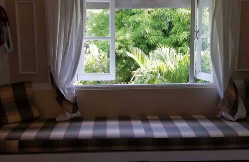 Runaway Bay Condo | Sea Breeze Escape - Resort Condo in Runaway Bay
