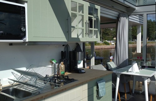 Falun Boat Rental | SEA CO9 - The Houseboat Getaway