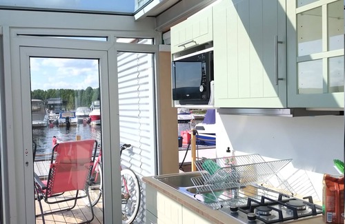 Falun Boat Rental | SEA CO9 - The Houseboat Getaway