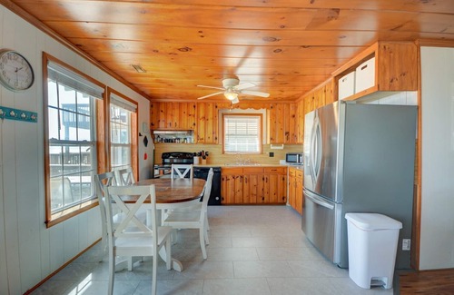 Surf City House | "Sea La Vie" - Oceanfront Dog Friendly Home in Surf City - Sleeps 7