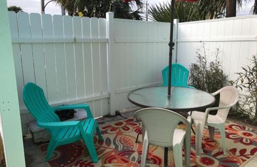 Flagler Beach Apartment | Sea Oats Studio - At Casas de la Playa Central