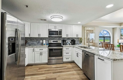 North Myrtle Beach Condo | Sea Pointe 901- Luxurious 5BR Corner Unit- Pool