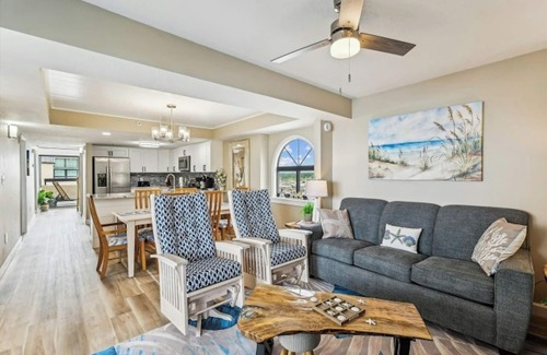 North Myrtle Beach Condo | Sea Pointe 901- Luxurious 5BR Corner Unit- Pool