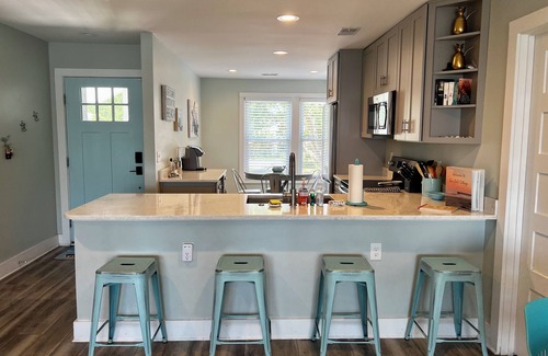 Isle of Palms House | Sea Salt Cottage - Beach front neighborhood, next to downtown restaurants