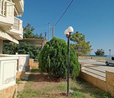 Paralia Ofryniou Apartment | Sea side