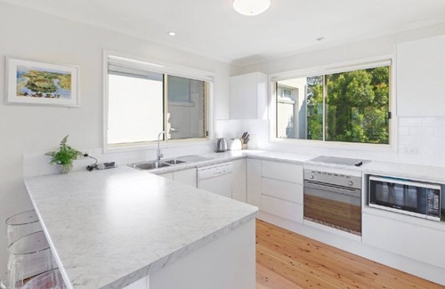 Avoca Beach House | Sea Surprise - Views & Family