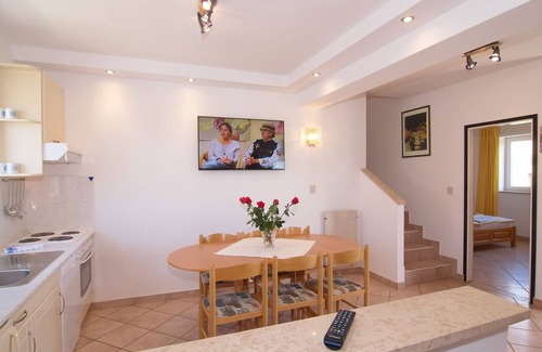 Brulo Apartment | Sea view, 300m to the beach, 3 bedrooms, 2 bathrooms, washing machine/dishwasher