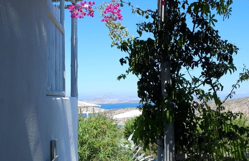 Irakleia Apartment | Sea view 5 min from the beach