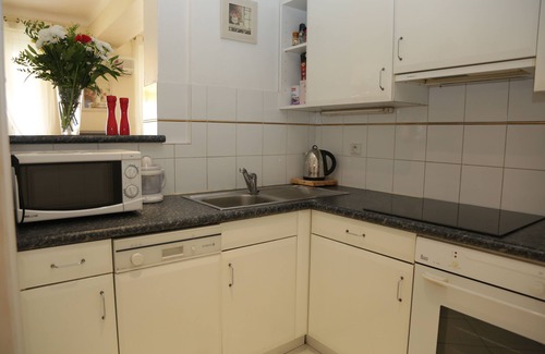 Cannes City Centre Apartment | Sea view, Beach-Front Cannes Apart, Central, 2 Bed/2 Bath,A/C,Parking, Wifi