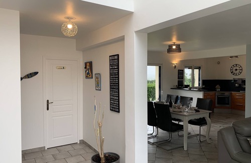 Plounevez-Lochrist Cottage | Sea view, jacuzzi, 5 bedrooms, enclosed garden, pets allowed