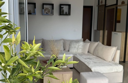 Kodrra Apartment | Sea view penthouse studio. Pet friendly!n2 min from the beach.
