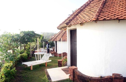Varkala Resort | Sea View Rooms on the Cliff. Just 50 meters walk to the beach