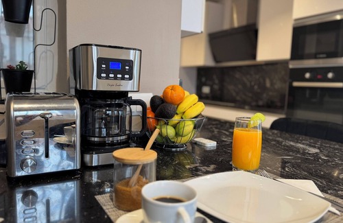 Puerto de la Duquesa Ski Chalet | Sea View Semi Detached Villa Manilva