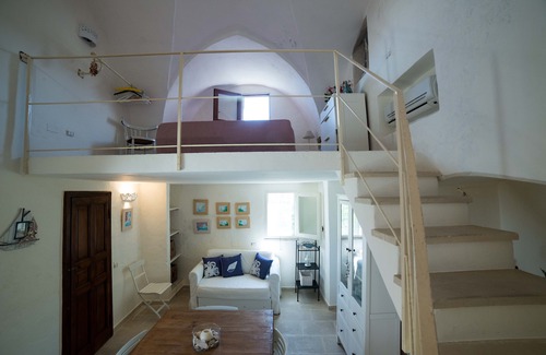 Marina di Novaglie House | Sea view studio apartment just 30 meters from the beach