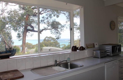 Lorne House | Sea views to Lorne pier and back entertaining garden with forest view