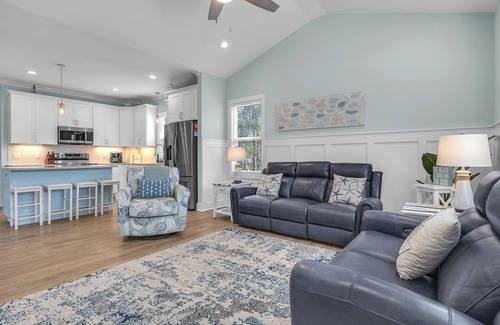 Tranquil Harbour House | Sea You Out There: Coastal Rental Close to the Beach and Local Businesses