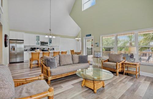 Holmes Beach House | Seabreeze Cottage