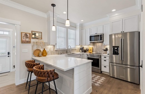 Seabrook House | Seabrook's Sea My Love: Pet Friendly, Steps To Market!