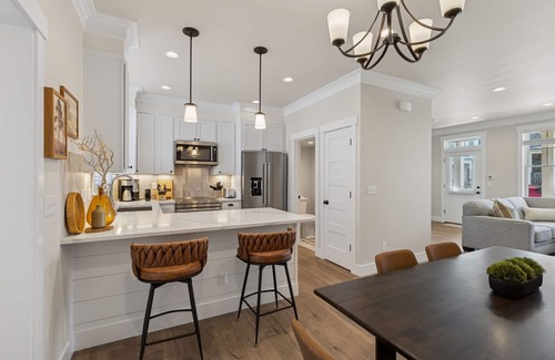 Seabrook House | Seabrook's Sea My Love: Pet Friendly, Steps To Market!