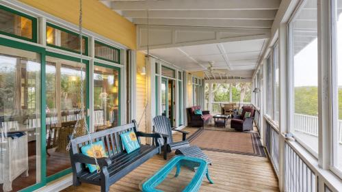 Edisto Island House | Seaclusion by AvantStay Walk to the Beach