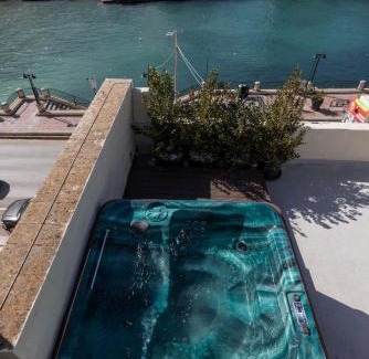 Il-Balluta Villa | Seafront 3-Bed Palazzino with Jacuzzi, Heart of Balluta