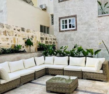 Il-Balluta House | Seafront Beach House in St.Julians