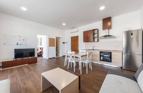 Qerek Apartment | Seafront Escape in Durrës - Mimoza