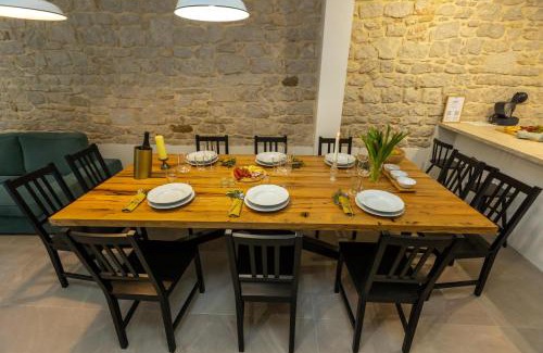 Novigrad Villa | Seafront Stone House Sajbel