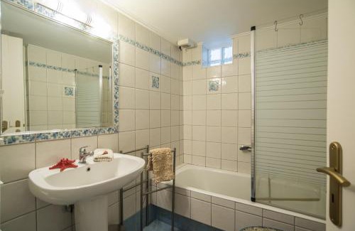 Itea Apartment | Seafront Studio with Loft Bed