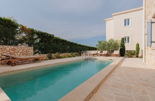 Dobropoljana Villa | Seafront Villa Adriatica with pool