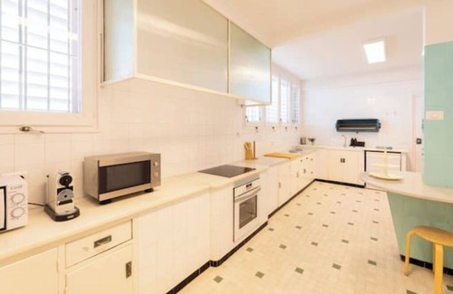 Mataro Villa | Seafront villa with private beach access