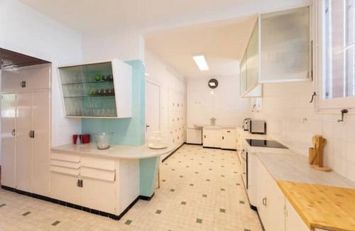 Mataro Villa | Seafront villa with private beach access