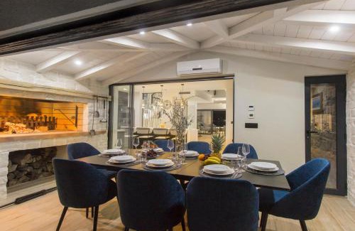 Vinisce Villa | Seafront villa with roofpool, perfect getaway