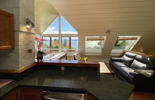 West Vancouver House | Seaglass House 2 - Seaside Retreat, Amazing Views
