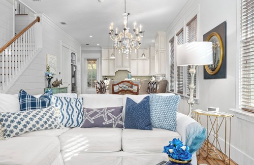 Seagrove Beach House | Seagrove Gardens | Mins to the Beach, Santa Rosa Retreat w/A+ Design