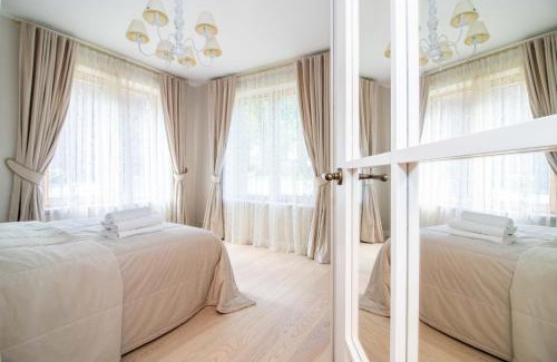 Klaipeda Apartment | Seagulls&Dunes APTw/terrace, 2min to the Beach, by Cohost