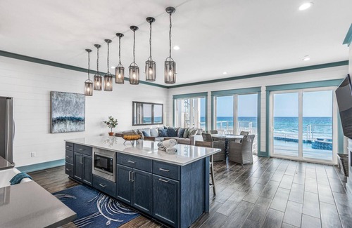 Hollywood Beach House | "Seahorse" Large Family Beachfront Home w/Private Pool & Game Room