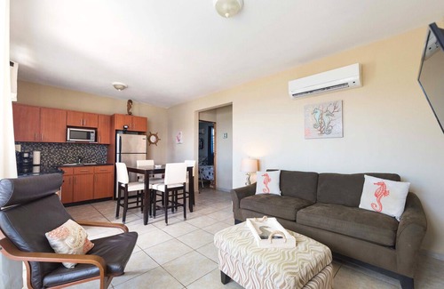 Culebra Pueblo Apartment | Seahorse Suite – Stunning Caribbean Views , Covered Terrace & Family Friendly!