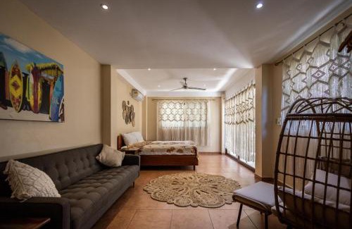Big Creek Bed & Breakfast | Seahouse Beachfront B&B with Pool