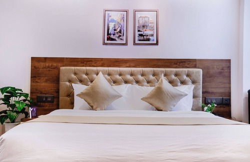 Shenoys Hotel | Seaking Suites