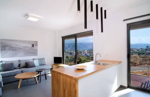 Souda House | Seametry Luxury Living Apartments Adults Only