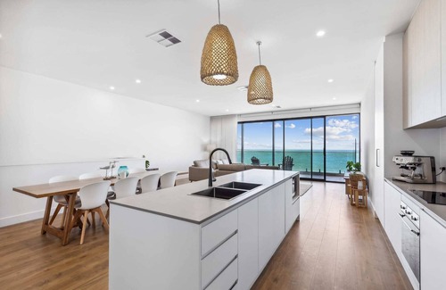 Hayborough House | Seamist On Seagull, Expansive Views