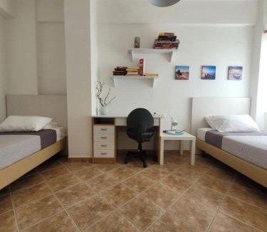 Minoa Pediada House | 'Seashell" maisonette by the sea -private patio-