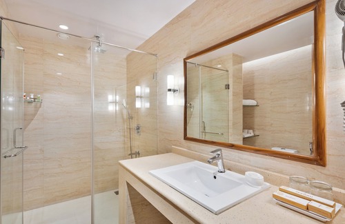 Candolim Hotel | Seashell Suites and Villas