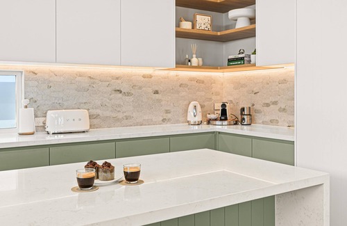 Sellicks Beach House | Seashells at Sellicks Beach - Indulge yourself in the ultimate beachside escape at Seashells at Sellicks Beach, a magnificent property that boasts luxury, comfort, and style