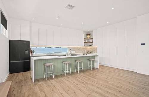 Sellicks Beach House | Seashells at Sellicks Beach - Indulge yourself in the ultimate beachside escape at Seashells at Sellicks Beach, a magnificent property that boasts luxury, comfort, and style