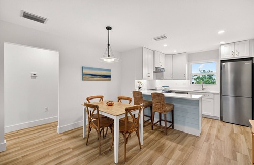 Sanibel Condo | SeaShells Unit 34 - Sanibel 2BR/2BA Condo w/full Kit. Sandy path to Gulf Access